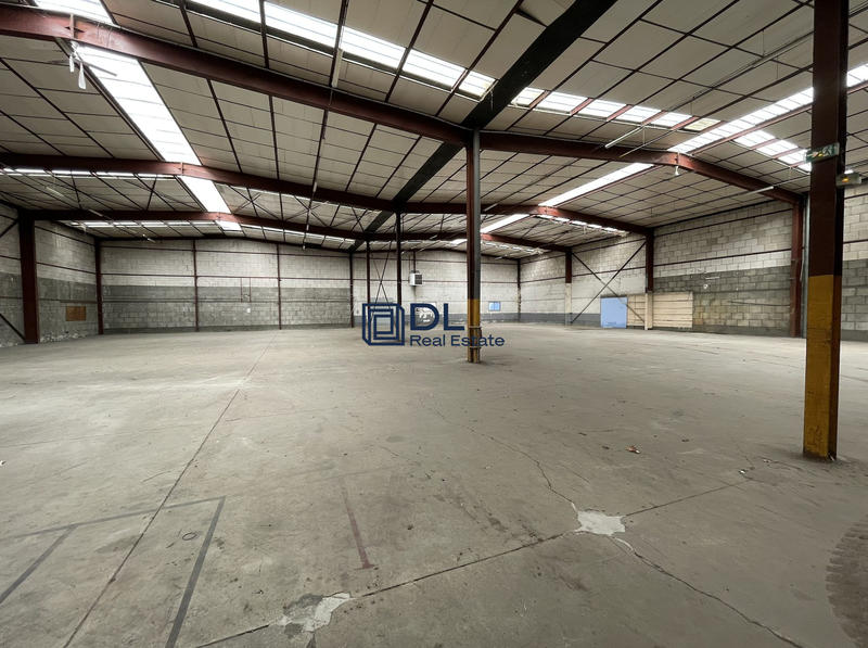 Entrepôt - 1 664 m²