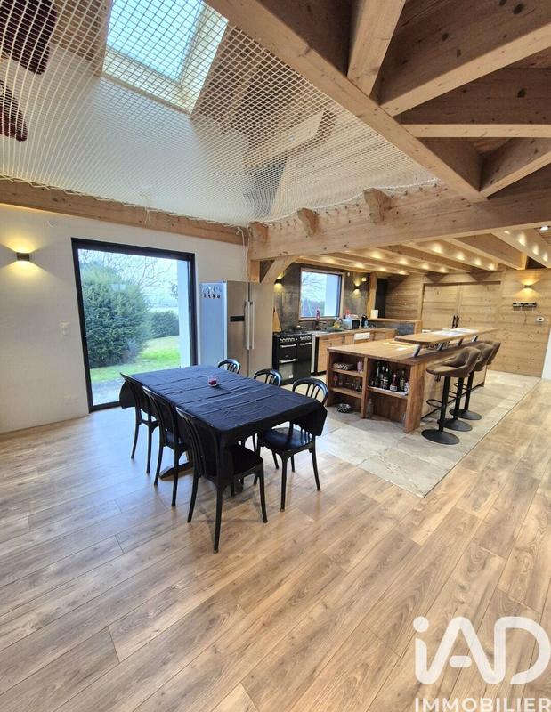 Maison - 180 m² - 5 pièces