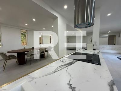 Appartement - 195 m² - 4 pièces