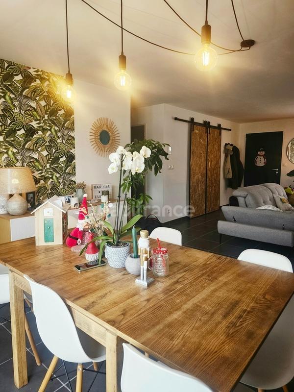 Maison - 96 m² - 5 pièces