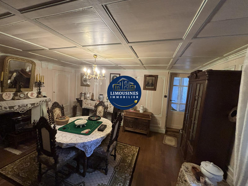 Maison - 224 m² - 8 pièces