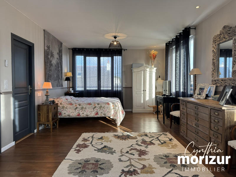 Maison - 194 m² - 8 pièces