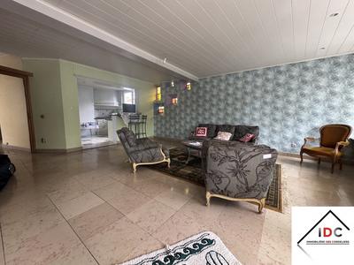 Maison - 418 m² - 10 pièces