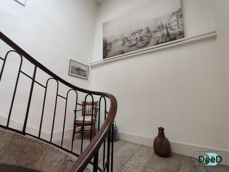 Maison - 288 m² - 9 pièces