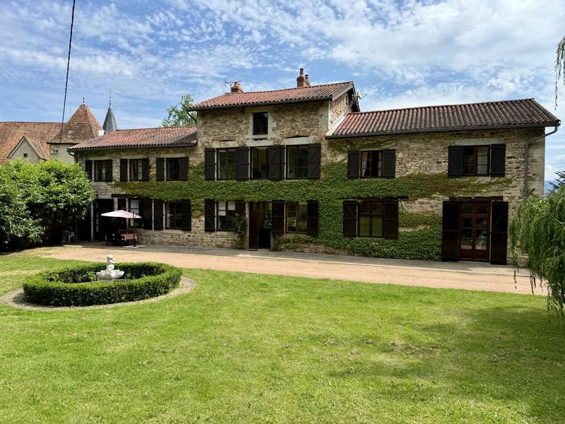Maison ancienne - 345 m² - 10 pièces