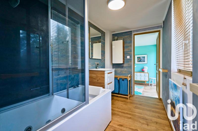 Maison - 270 m² - 11 pièces