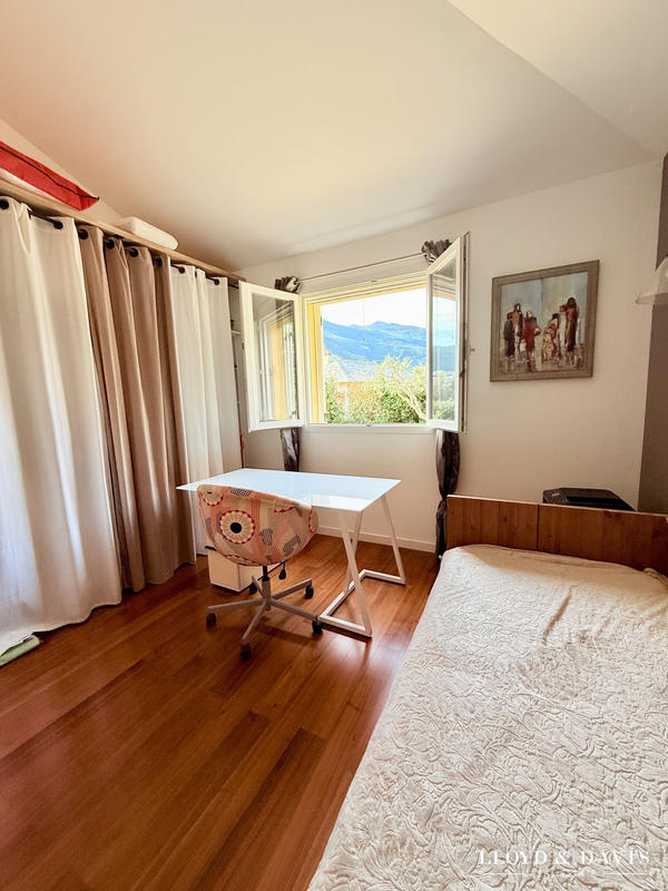 Maison - 200 m² - 7 pièces