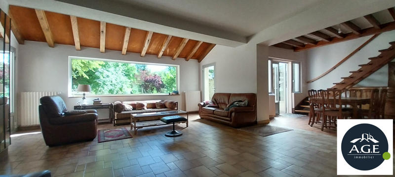 Maison - 194 m² - 10 pièces