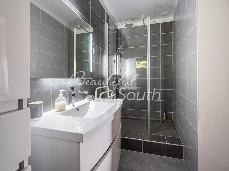 Mas - 345 m² - 10 pièces