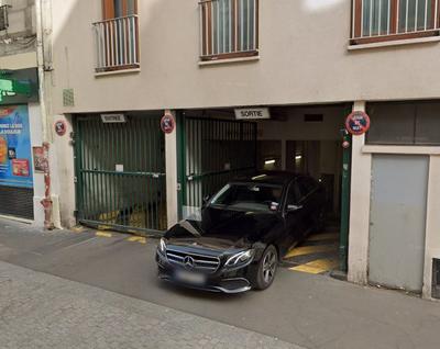 Parking / Garage - 10 m²