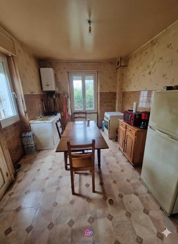 Maison - 214 m² - 12 pièces