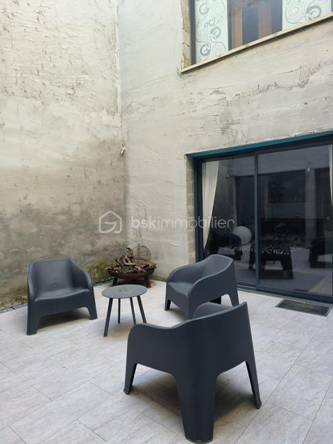 Maison - 257 m² - 9 pièces