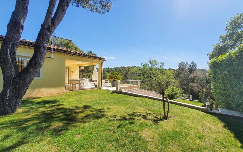 Villa - 325 m² - 5 pièces