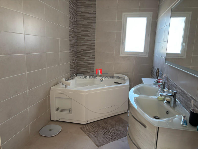 Maison contemporaine - 140 m² - 7 pièces