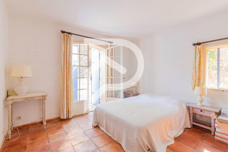 Maison - 380 m² - 10 pièces