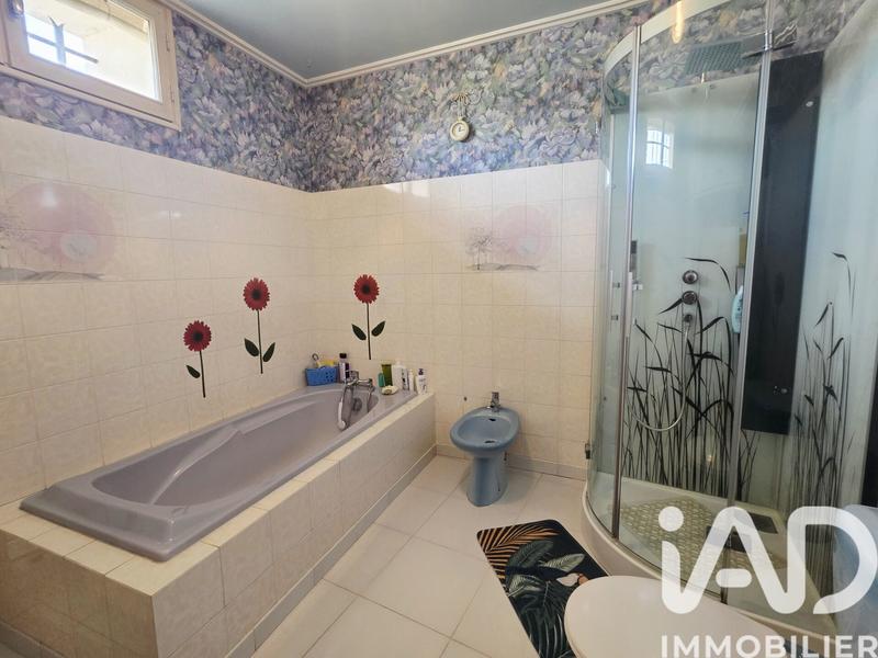 Maison - 121 m² - 7 pièces