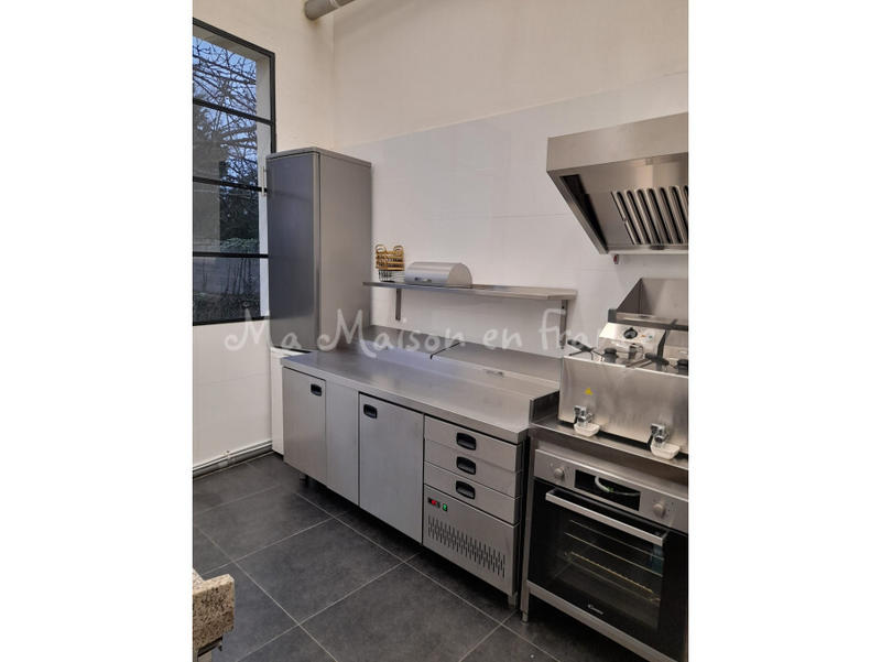 Fonds de commerce - Local commercial - 392 m²