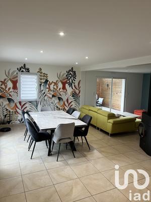 Maison - 138 m² - 8 pièces