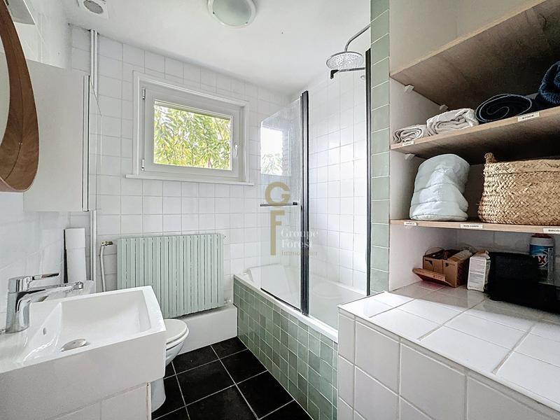 Maison - 180 m² - 7 pièces