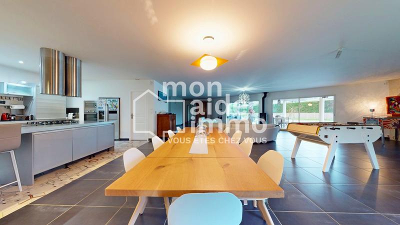 Maison - 280 m² - 7 pièces