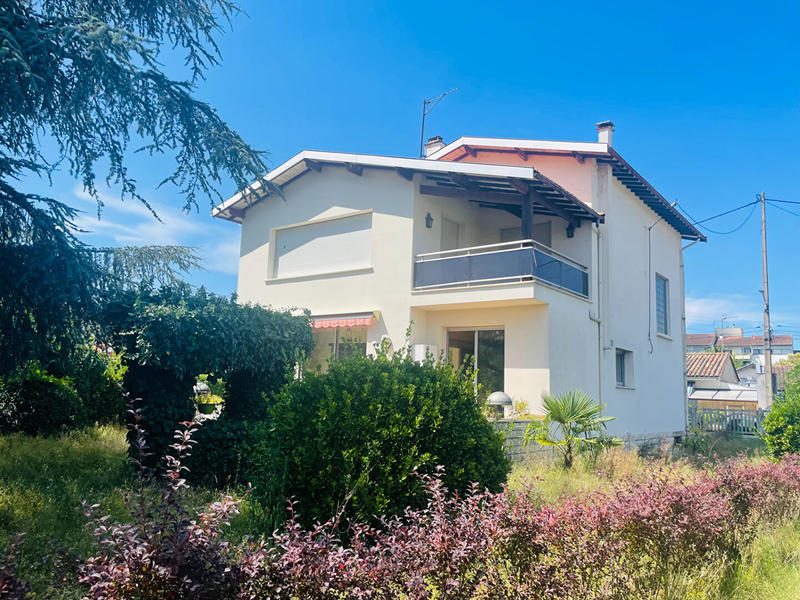 Appartement - 85 m² - 3 pièces