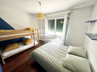 Maison - 180 m² - 6 pièces