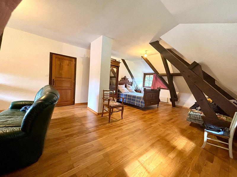 Maison - 265 m² - 7 pièces