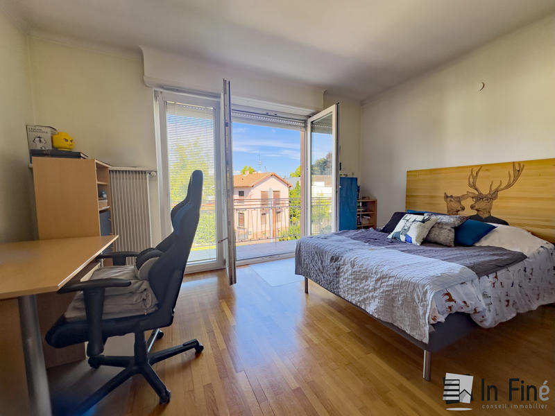 Appartement - 143 m² - 5 pièces