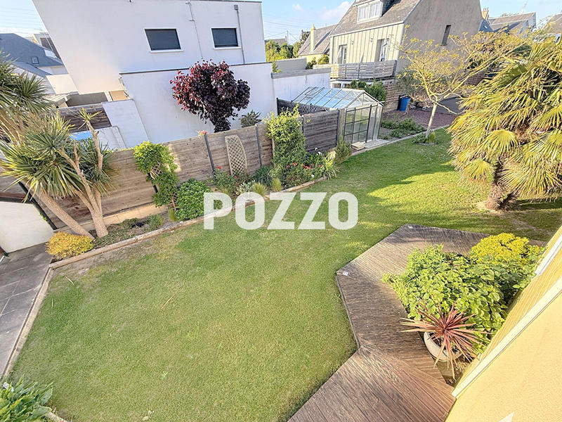 Maison - 345 m² - 8 pièces