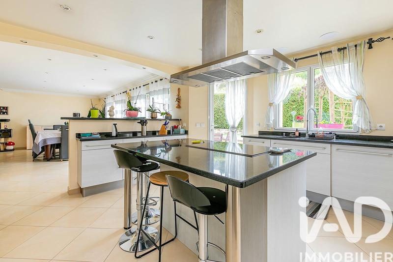 Maison - 213 m² - 7 pièces