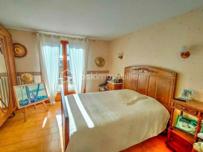 Maison traditionnelle - 142 m² - 6 pièces