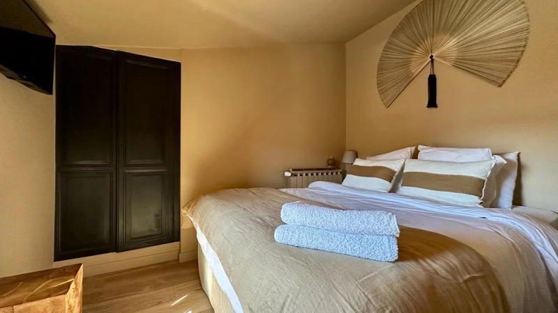 Maison - 207 m² - 9 pièces