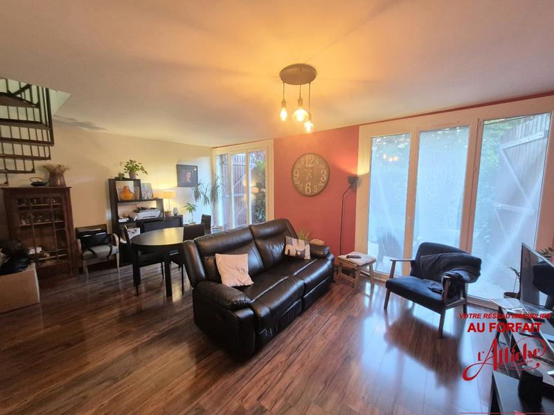 Maison - 93 m² - 5 pièces