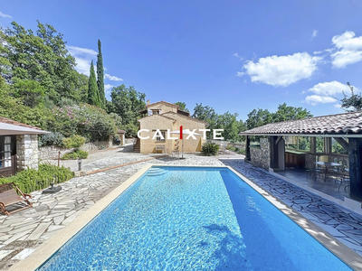 Villa - 270 m² - 8 pièces