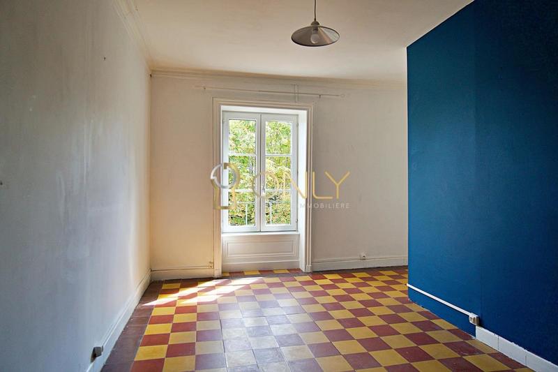 Maison - 285 m² - 10 pièces