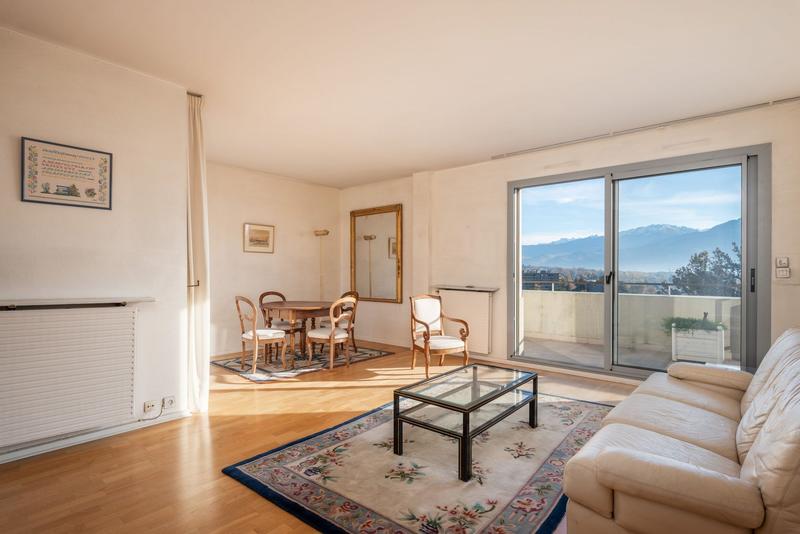 Appartement - 93 m² - 3 pièces