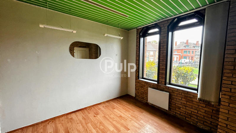 Local d'activité / Entrepôt - 36 m² - 5 pièces