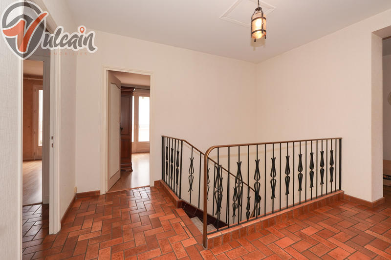 Maison - 196 m² - 8 pièces