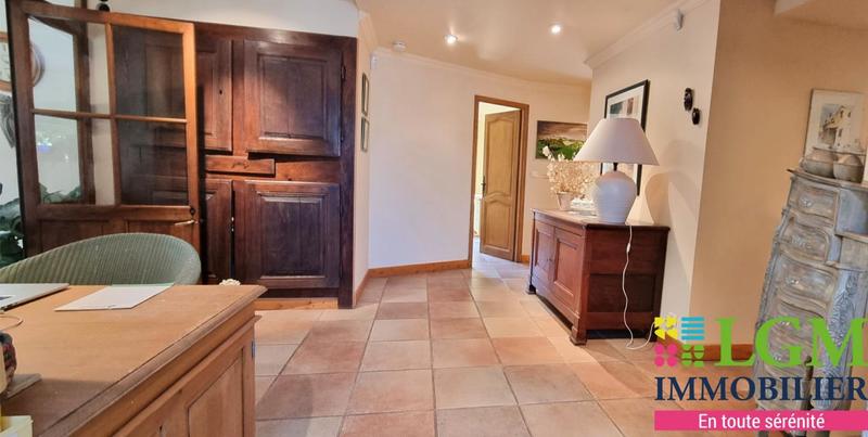 Propriété - 240 m² - 10 pièces