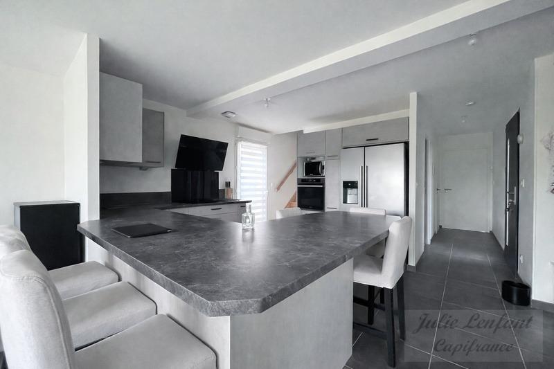 Maison - 102 m² - 4 pièces