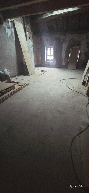 Maison - 215 m² - 8 pièces