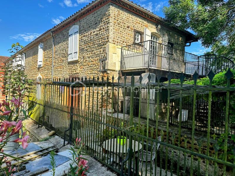 Maison - 400 m² - 10 pièces