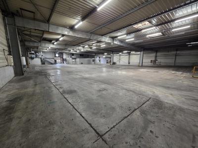 Entrepôt - 2 860 m²