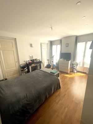 Appartement - 140 m² - 5 pièces