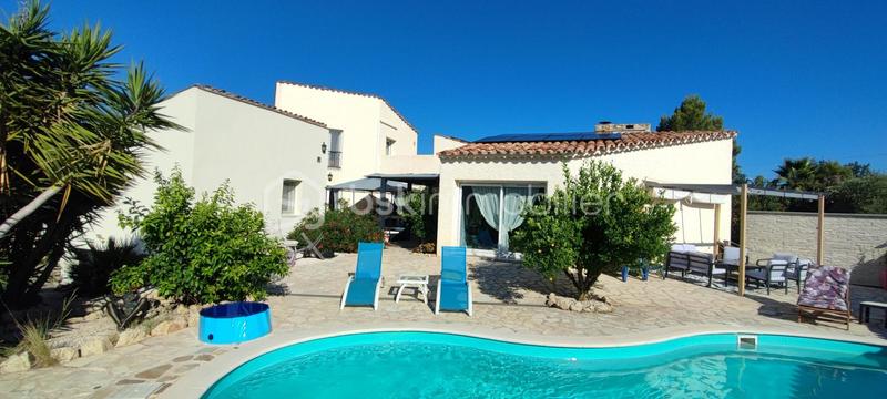 Demeure - 242 m² - 8 pièces