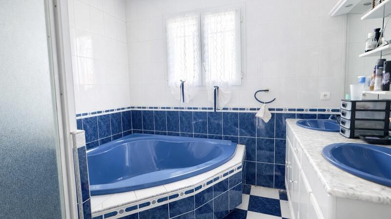 Maison - 152 m² - 6 pièces