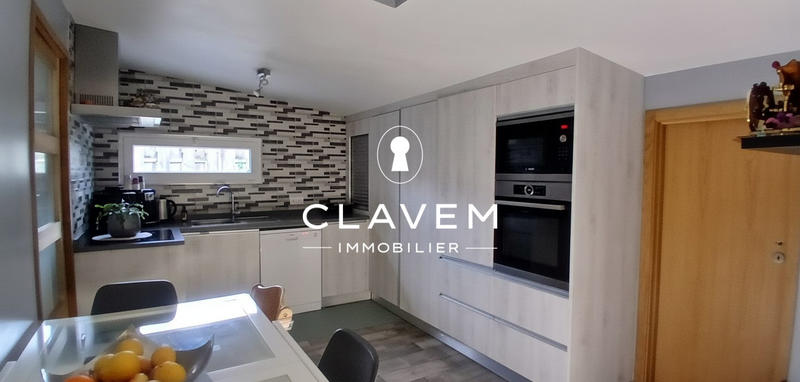 Maison - 102 m² - 4 pièces