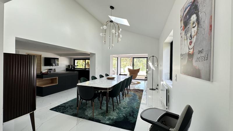 Maison - 322 m² - 9 pièces