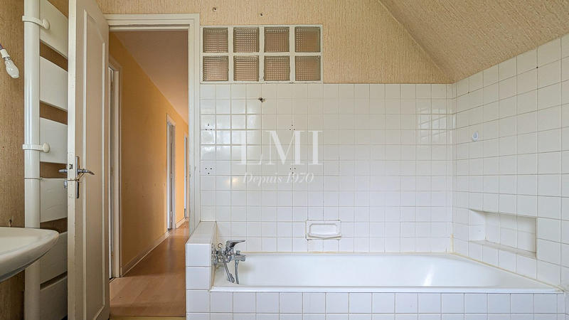 Maison traditionnelle - 150 m² - 7 pièces