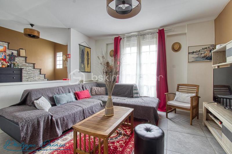 Maison - 80 m² - 5 pièces